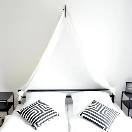 White Midsommar - Stilvolle Wohnung, 4 Schlafzimmer, Kueche Апартаменты Ландсхут