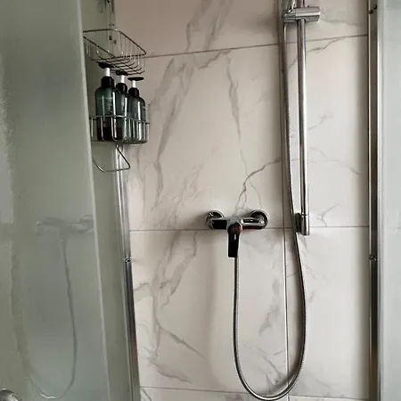 White Midsommar - Stilvolle Wohnung, 4 Schlafzimmer, Kueche Apartament Landshut