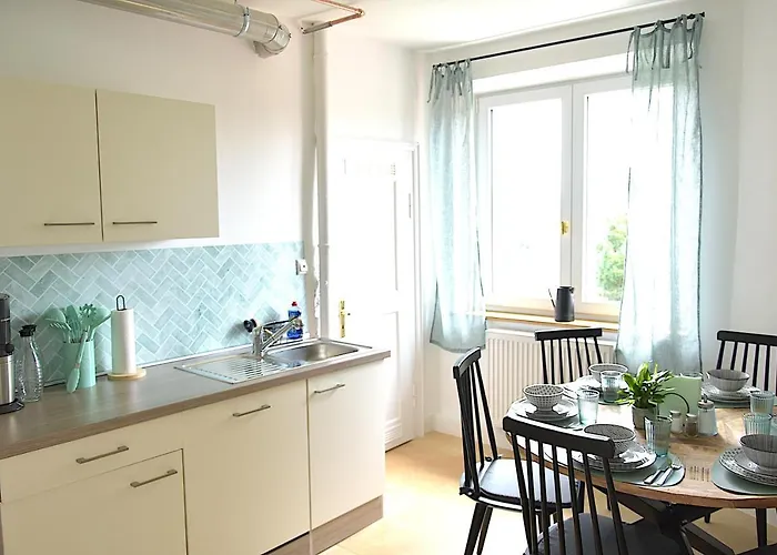 White Midsommar - Stilvolle Wohnung, 4 Schlafzimmer, Kueche Landshut