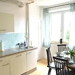 White Midsommar - Stilvolle Wohnung, 4 Schlafzimmer, Kueche Landshut