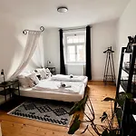 White Midsommar - Stilvolle Wohnung, 4 Schlafzimmer, Kueche Landshut