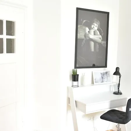 White Midsommar - Stilvolle Wohnung, 3 Schlafzimmer, Wohnzimmer, Küche Apartment *