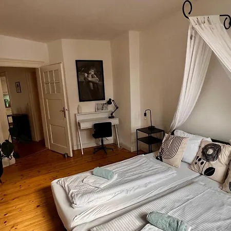 White Midsommar - Stilvolle Wohnung, 4 Schlafzimmer, Kueche Appartamento Landshut