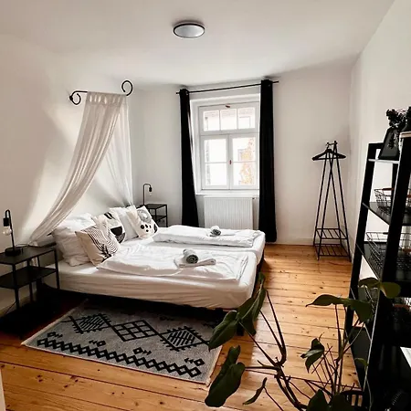 White Midsommar - Stilvolle Wohnung, 3 Schlafzimmer, Wohnzimmer, Küche Landshut